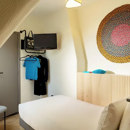 Korner Republique Hotel