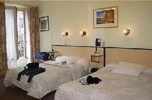 Korner Republique מלון 3*