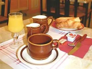 Korner Republique فندق 3*