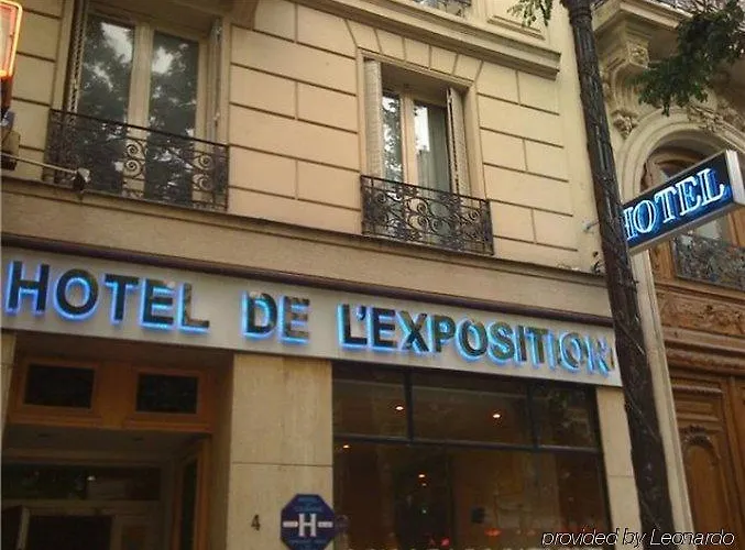 Hotel De L'exposition - République 3*