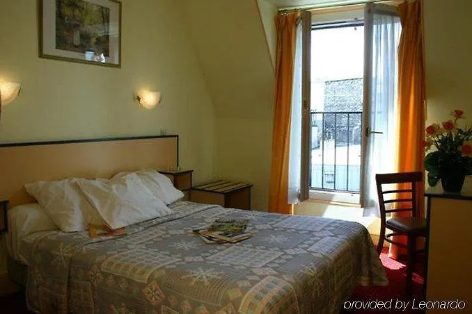 De L'exposition - République 3*