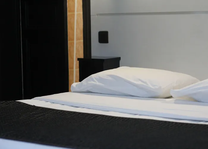 Hotel De L'exposition - République