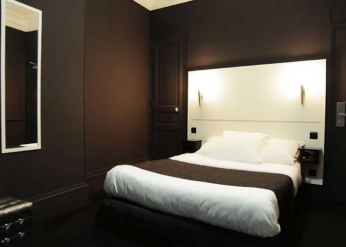 De L'exposition - République Hotel