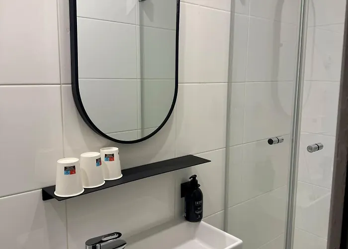 Hotel De L'exposition - République 3*