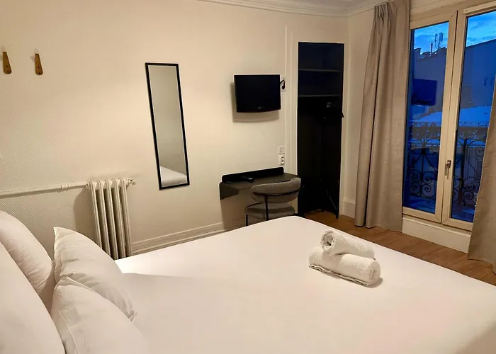 De L'exposition - République 3*