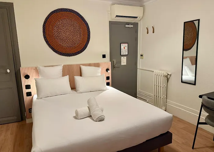 De L'exposition - République Hotel Parigi