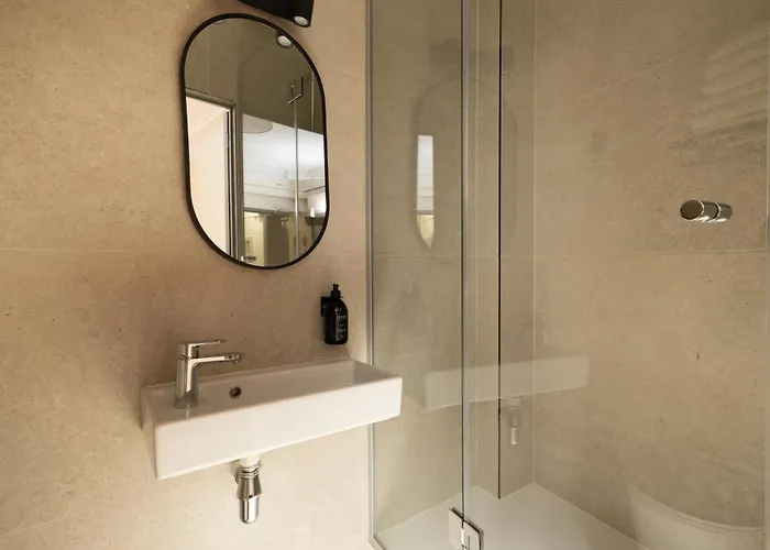 Korner Republique 3* باريس